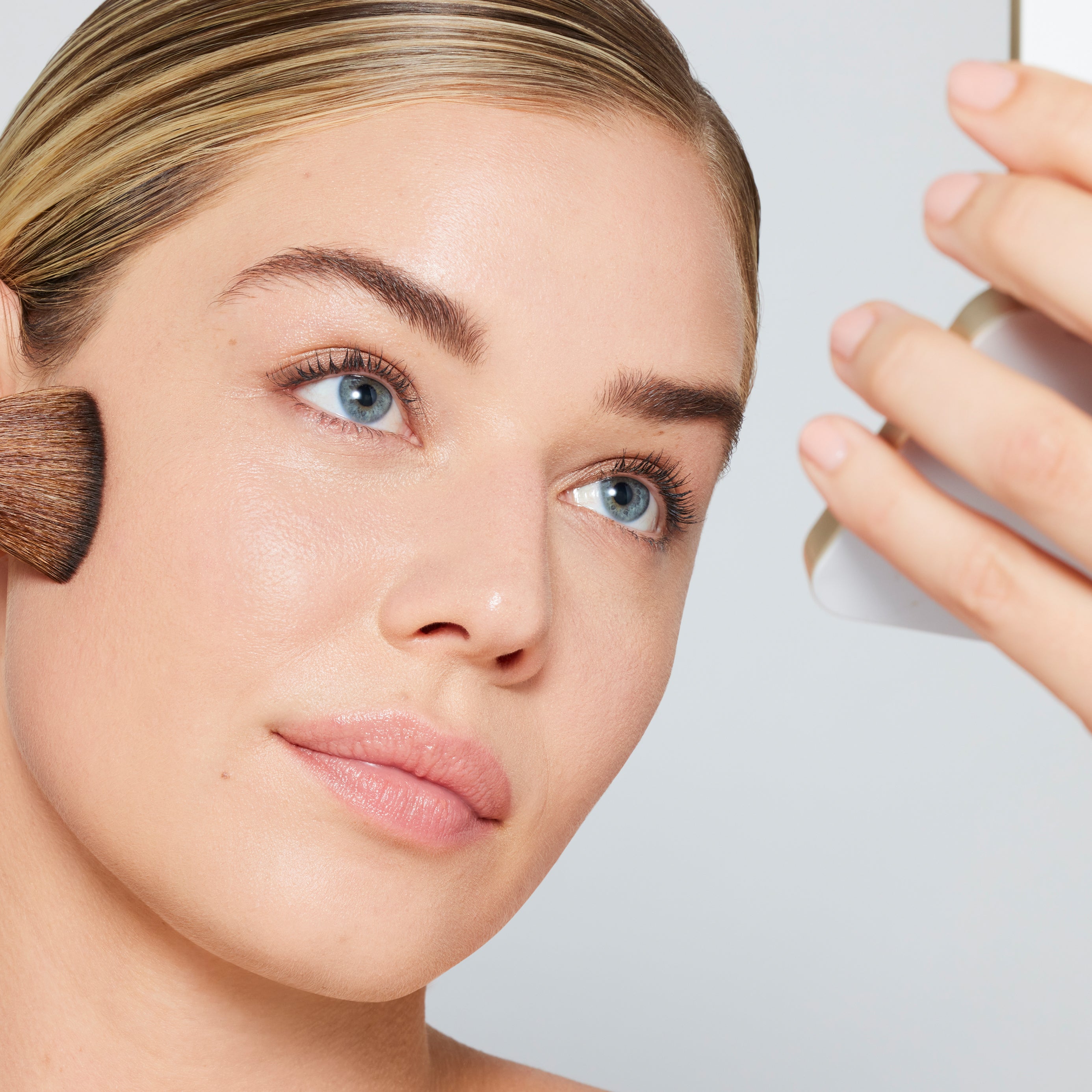 PureMatte® Finish Powder & Refillable Compact 4